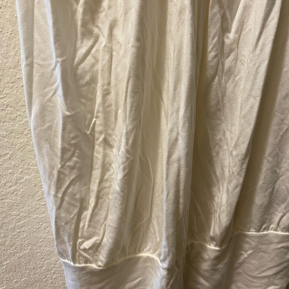 JULIE’S CLOSET TOP - Picture 5 of 8